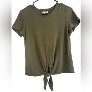 Madewell Short Sleeve Tie-Front Tee in Olive‎
